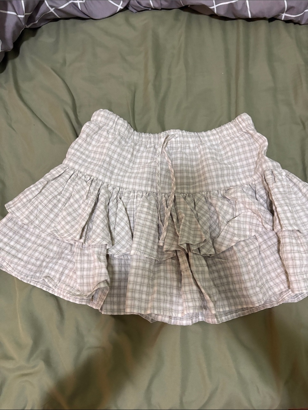 H&M Cream Plaid Tiered Ruffle Skirt. Never worn